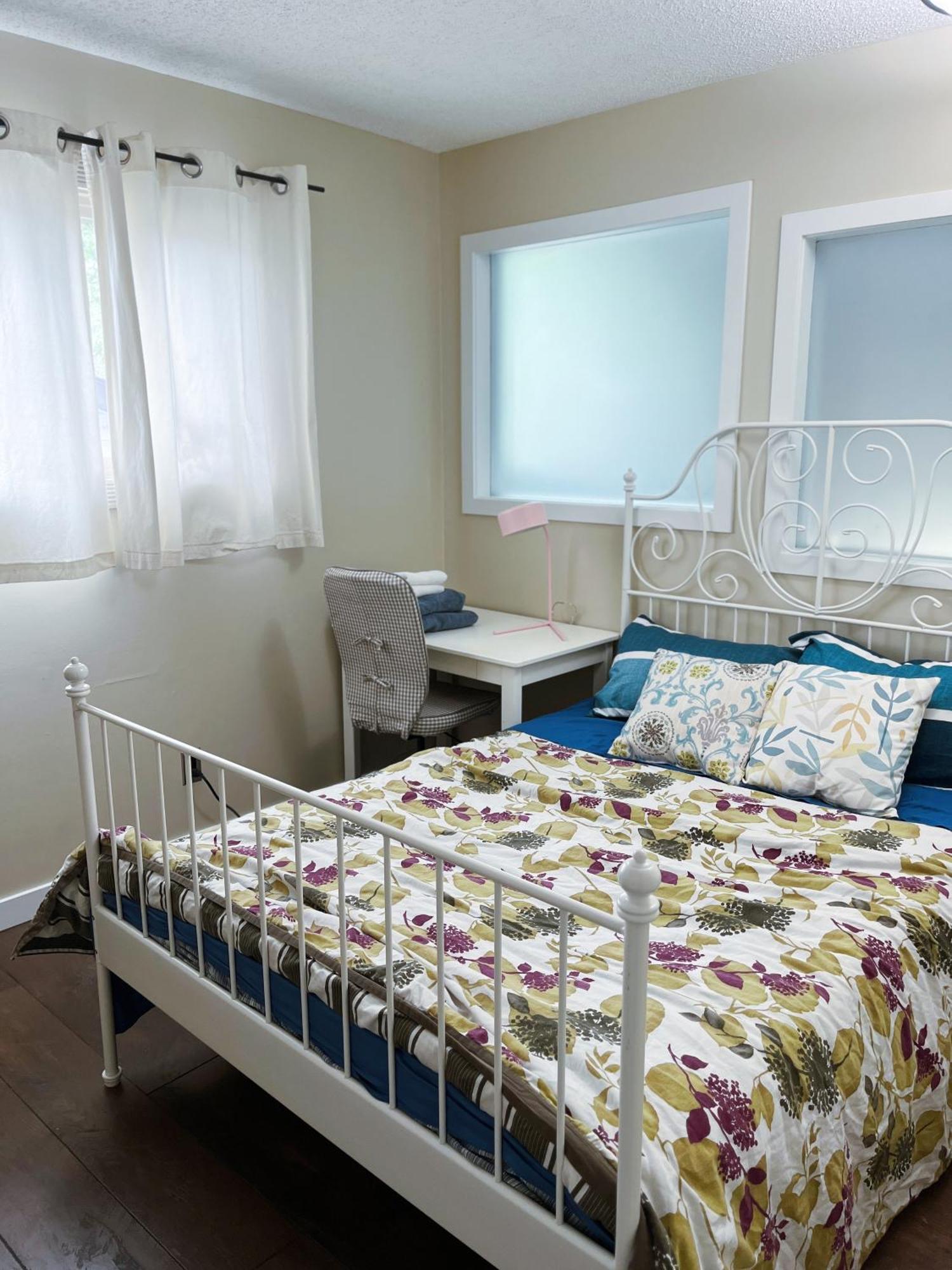 Ferienwohnung Calgary-Banff House Close Lrt&Dt&Free Parking Exterior foto