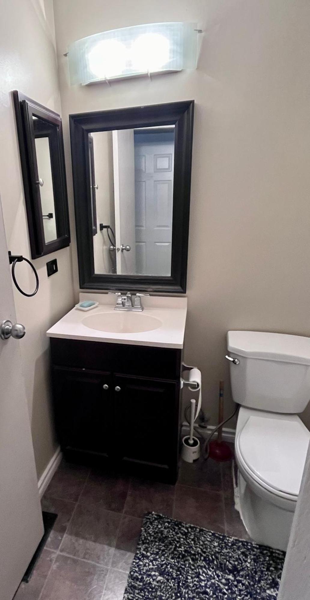Ferienwohnung Calgary-Banff House Close Lrt&Dt&Free Parking Exterior foto
